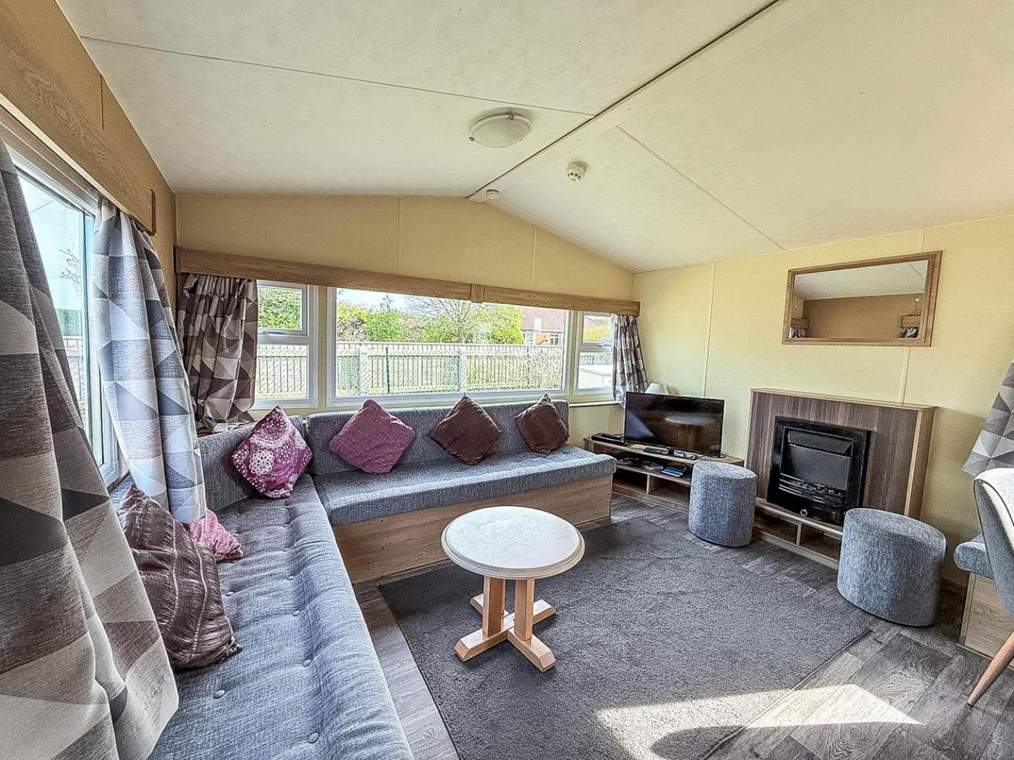 Lovely 6 Berth Caravan At Sunnydale Holiday Park Ref 35375S Louth  Eksteriør billede